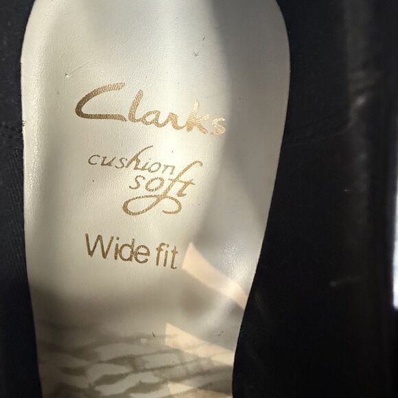 Clarks Womens Black Patent Leather Suede Slip On Heels Sz UK 4 US 6 Cushion Soft - Picture 8 of 8